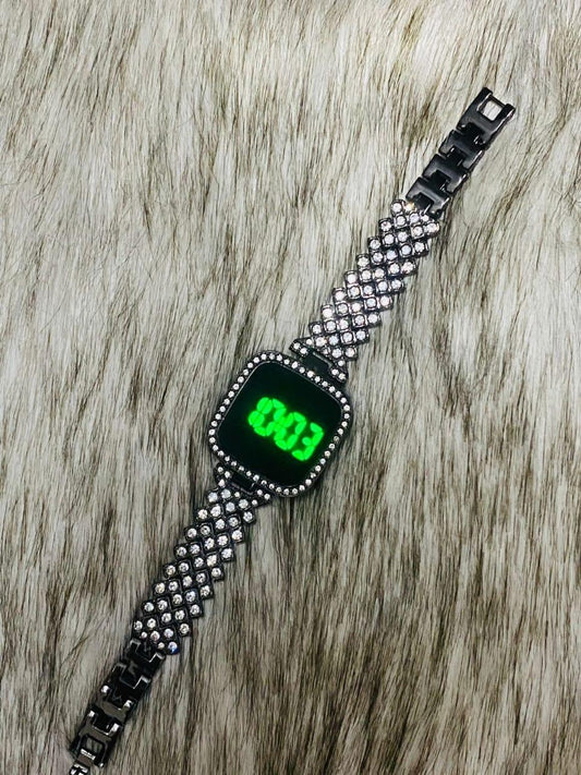 Stylish Women's Digital Display Watch - 1 Pc Quartz Movement Water Resistant